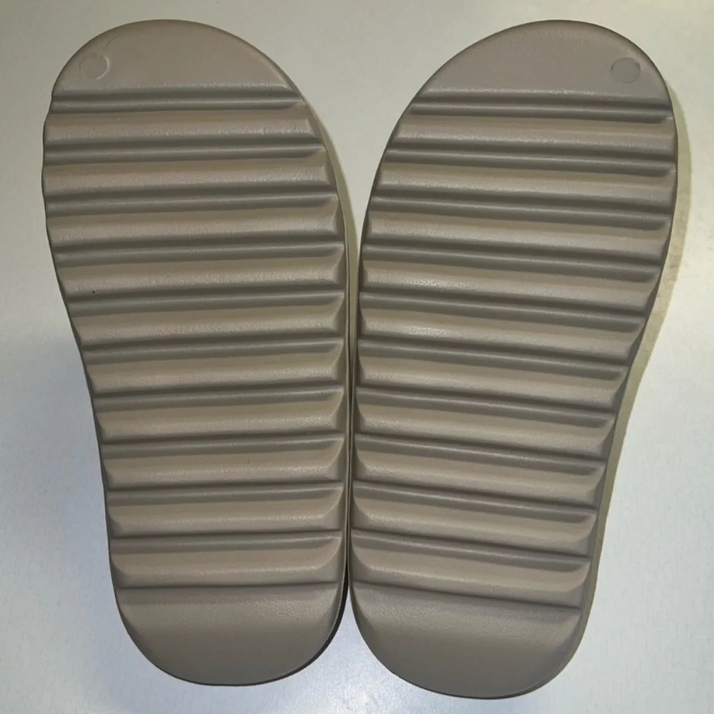 Adidas Yeezy Slide Pure | Size 9 | Brand New (No Box) - Picture 4 of 6